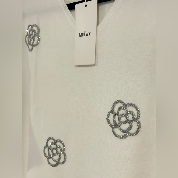 MOEWY White Silver Floral Embellished Sweater Size “Taille Unique” (One Size) - Picture 2 of 4